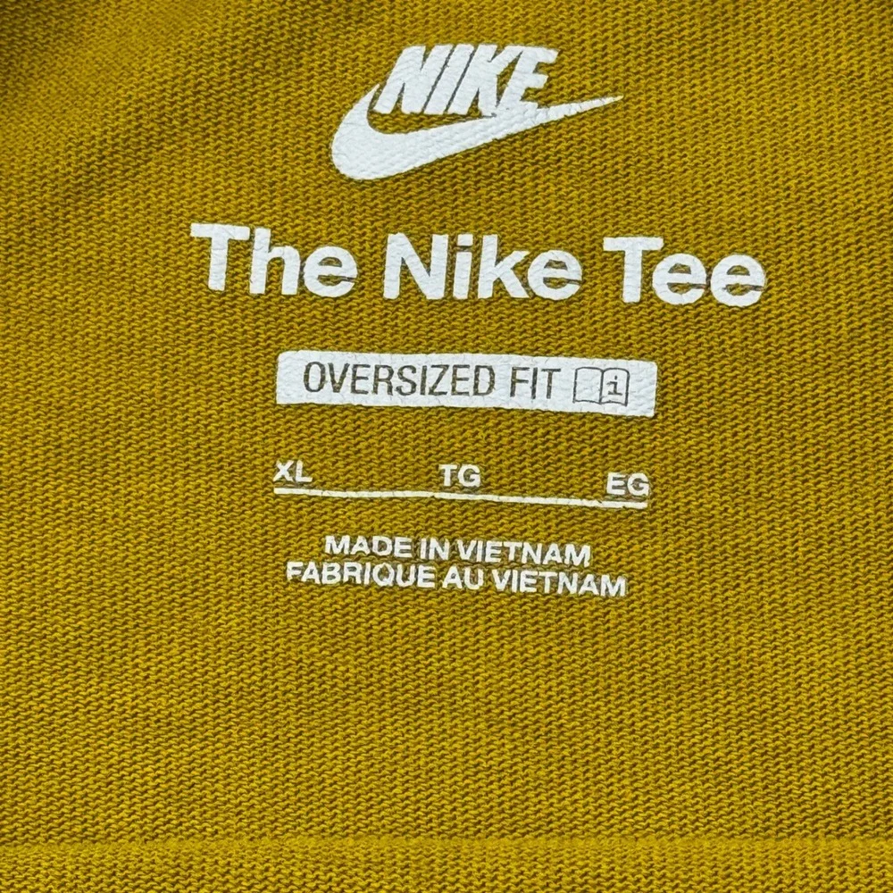 Nike Pegasus Graphic T-Shirt Mens XL Oversized Fit Mustard Yellow Just Do It Tee